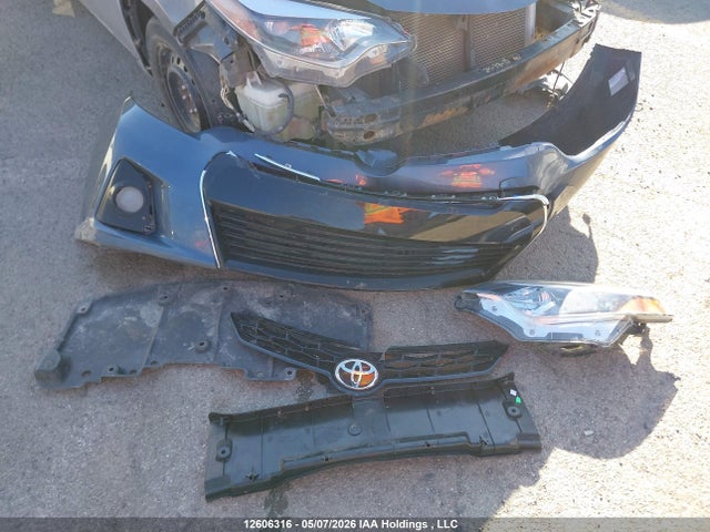 12606316 :رقم المزاد ، 2T1BURHE5FC300861 vin ، 2015 Toyota Corolla L/le/le Pls/prm/s/s Pls مزاد بيع