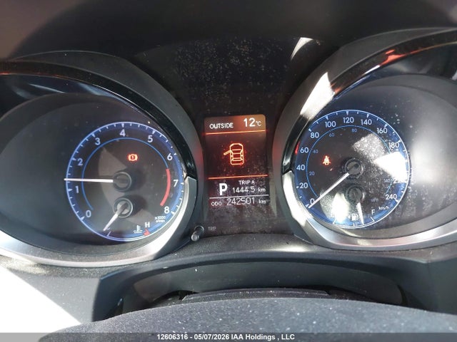 12606316 :رقم المزاد ، 2T1BURHE5FC300861 vin ، 2015 Toyota Corolla L/le/le Pls/prm/s/s Pls مزاد بيع