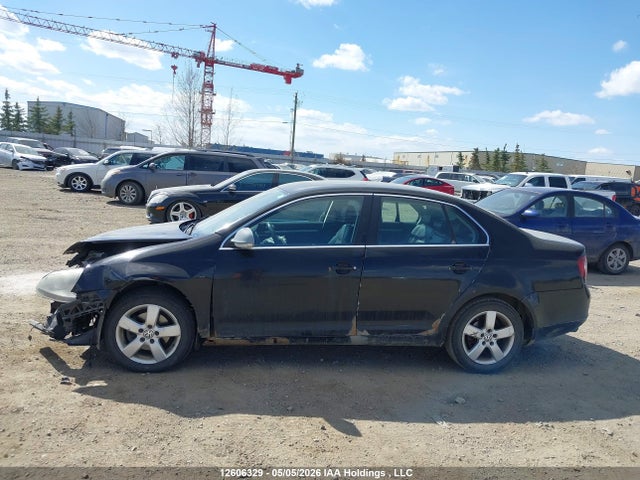 2008 Volkswagen Jetta 2.5l მანქანა იყიდება აუქციონზე, vin: 3VWRM31K38M028474, აუქციონის ნომერი: 12606329