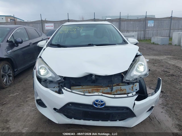 JTDKDTB30F1096009 Toyota Prius C Technology