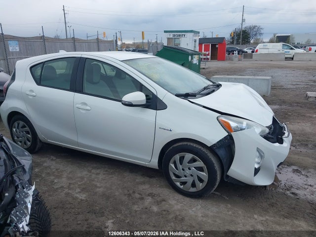 JTDKDTB30F1096009 Toyota Prius C Technology