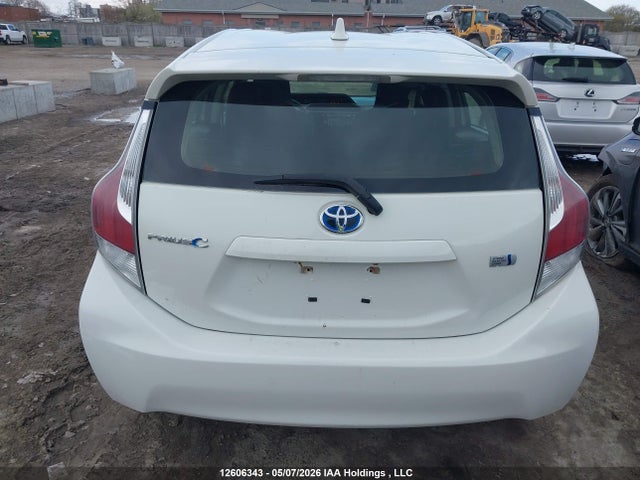 JTDKDTB30F1096009 Toyota Prius C Technology