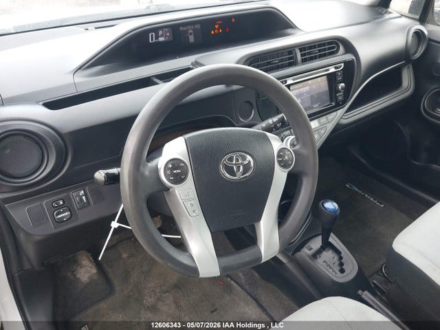 JTDKDTB30F1096009 Toyota Prius C Technology