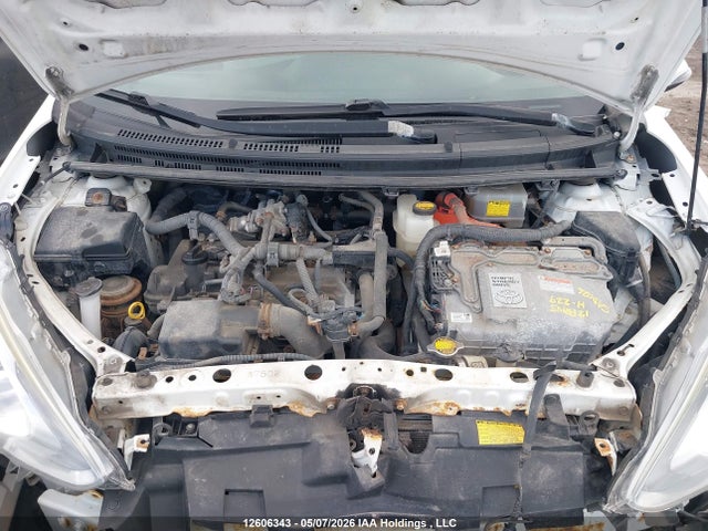 JTDKDTB30F1096009 Toyota Prius C Technology