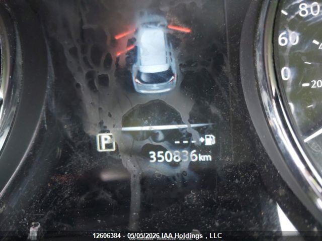 5N1AT2MV1HC795997 Nissan Rogue S/sl Platinum/sv