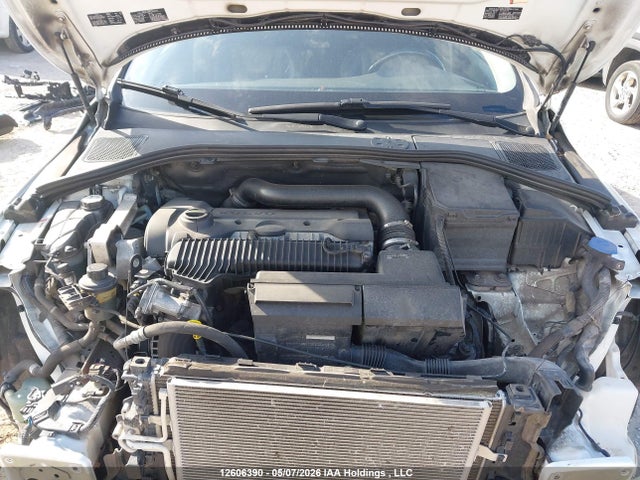 12606390 :رقم المزاد ، YV4612HL3F1000799 vin ، 2015 Volvo V60 Cross Country T5 مزاد بيع