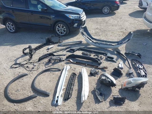 12606390 :رقم المزاد ، YV4612HL3F1000799 vin ، 2015 Volvo V60 Cross Country T5 مزاد بيع