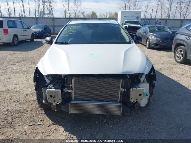 12606390 :رقم المزاد ، YV4612HL3F1000799 vin ، 2015 Volvo V60 Cross Country T5 مزاد بيع