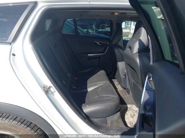 12606390 :رقم المزاد ، YV4612HL3F1000799 vin ، 2015 Volvo V60 Cross Country T5 مزاد بيع