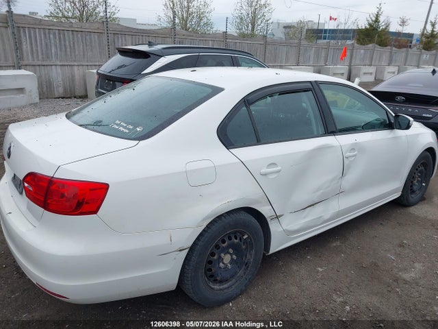 3VW2K7AJ3EM352039 Volkswagen Jetta 2.0l Trendline+