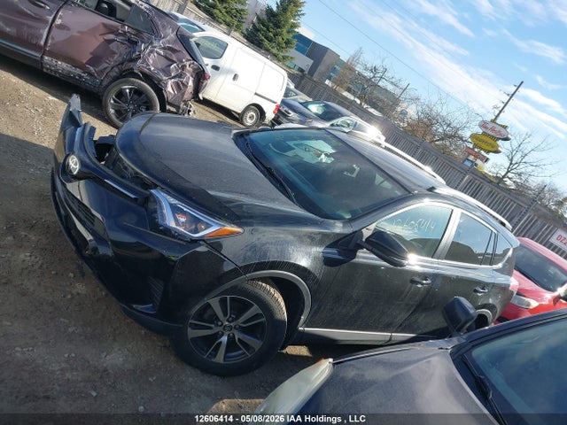 Toyota RAV4 LE 2018 2T3ZFREV2JW454052 Image 14
