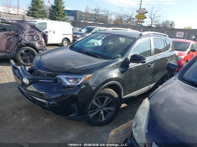 Toyota RAV4 LE 2018 2T3ZFREV2JW454052 Image 2