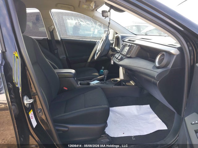 Toyota RAV4 LE 2018 2T3ZFREV2JW454052 Image 5