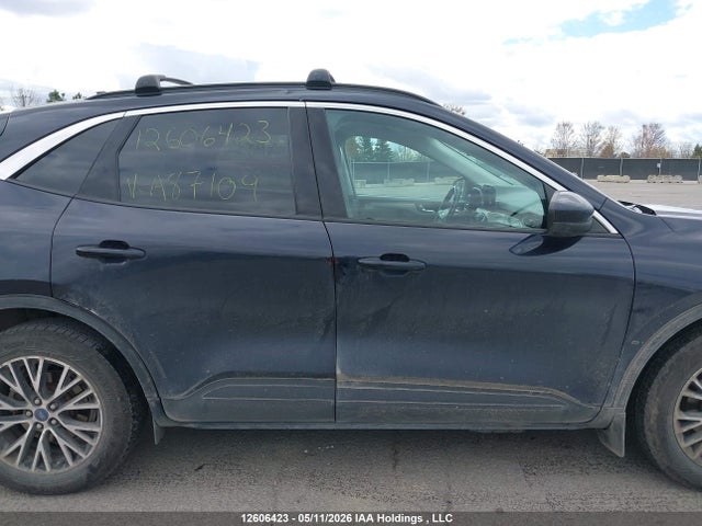1FMCU0KZ5MUA87109 Ford Escape