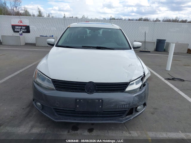 3VWD07AJ9FM423485 Volkswagen Jetta 1.8 Tsi Comfortline/1.8 Tsi Trendline+