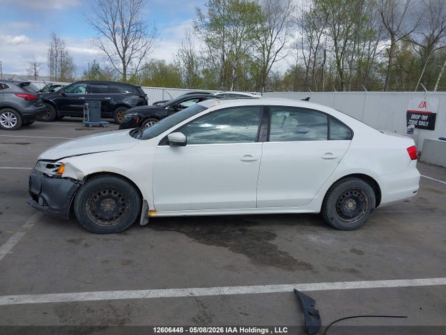 3VWD07AJ9FM423485 Volkswagen Jetta 1.8 Tsi Comfortline/1.8 Tsi Trendline+