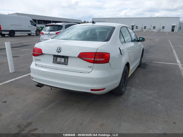 3VWD07AJ9FM423485 Volkswagen Jetta 1.8 Tsi Comfortline/1.8 Tsi Trendline+