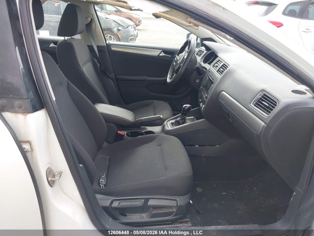 3VWD07AJ9FM423485 Volkswagen Jetta 1.8 Tsi Comfortline/1.8 Tsi Trendline+