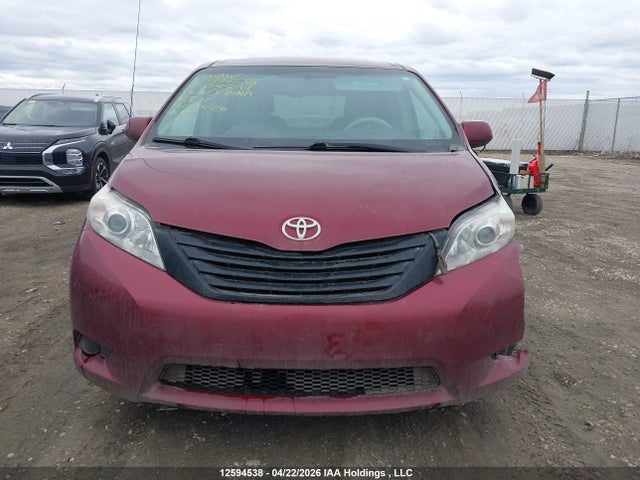 2013 Toyota Sienna V6 7 Passenger მანქანა იყიდება აუქციონზე, vin: 5TDZK3DC9DS373547, აუქციონის ნომერი: 12594538
