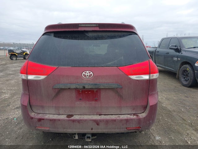 2013 Toyota Sienna V6 7 Passenger მანქანა იყიდება აუქციონზე, vin: 5TDZK3DC9DS373547, აუქციონის ნომერი: 12594538