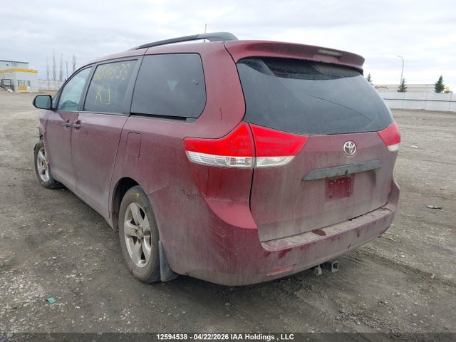2013 Toyota Sienna V6 7 Passenger მანქანა იყიდება აუქციონზე, vin: 5TDZK3DC9DS373547, აუქციონის ნომერი: 12594538