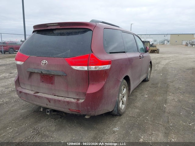 2013 Toyota Sienna V6 7 Passenger მანქანა იყიდება აუქციონზე, vin: 5TDZK3DC9DS373547, აუქციონის ნომერი: 12594538