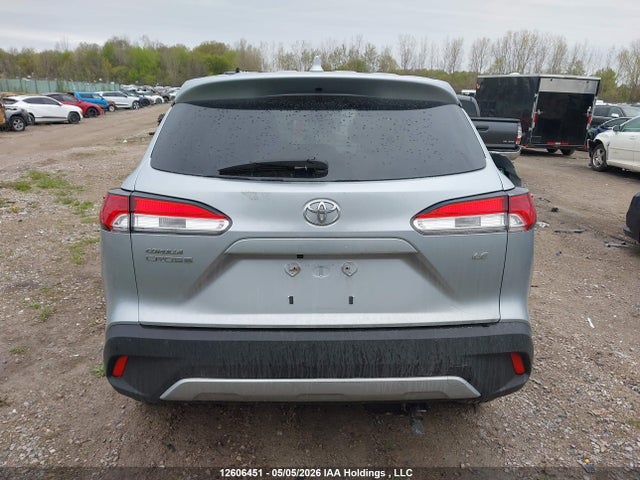12606451 :رقم المزاد ، 7MUCAAAG9PV057015 vin ، 2023 Toyota Corolla Cross Le مزاد بيع