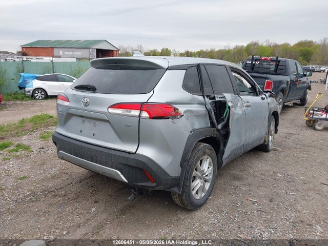 12606451 :رقم المزاد ، 7MUCAAAG9PV057015 vin ، 2023 Toyota Corolla Cross Le مزاد بيع