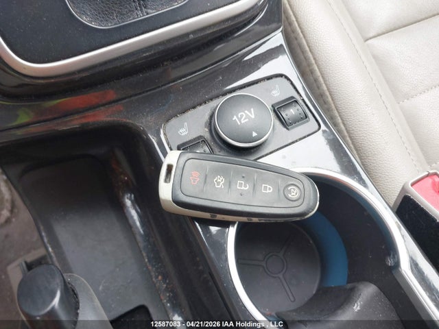1FMCU0J98EUA71943 Ford Escape Titanium