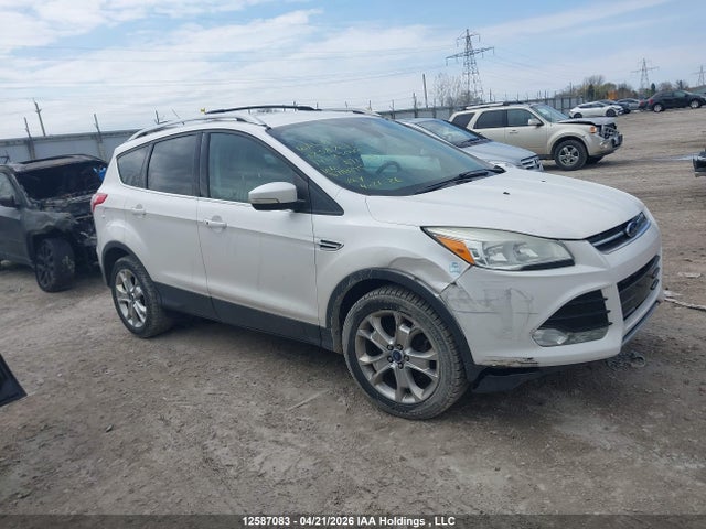 1FMCU0J98EUA71943 Ford Escape Titanium