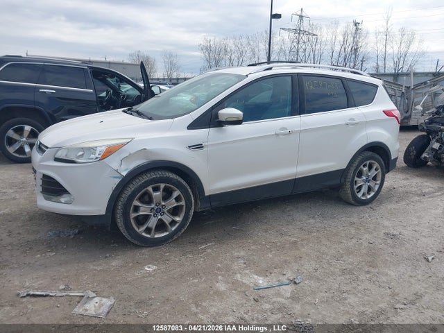 1FMCU0J98EUA71943 Ford Escape Titanium