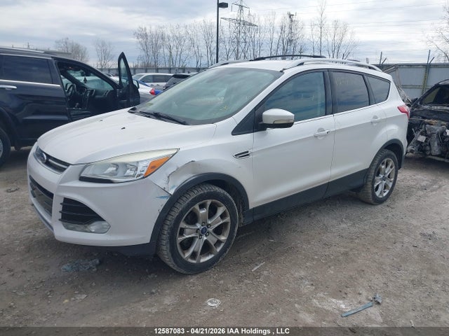 1FMCU0J98EUA71943 Ford Escape Titanium