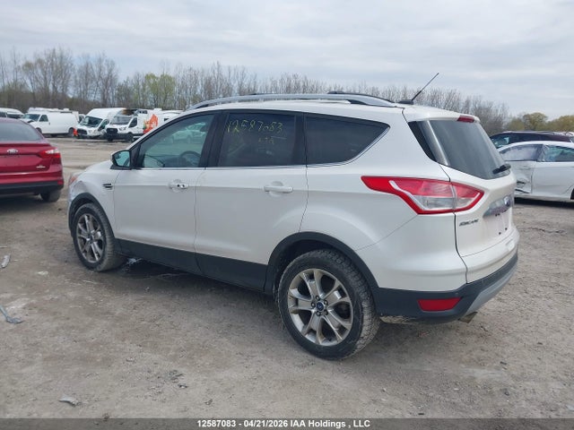 1FMCU0J98EUA71943 Ford Escape Titanium