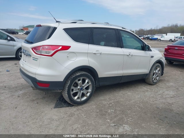1FMCU0J98EUA71943 Ford Escape Titanium