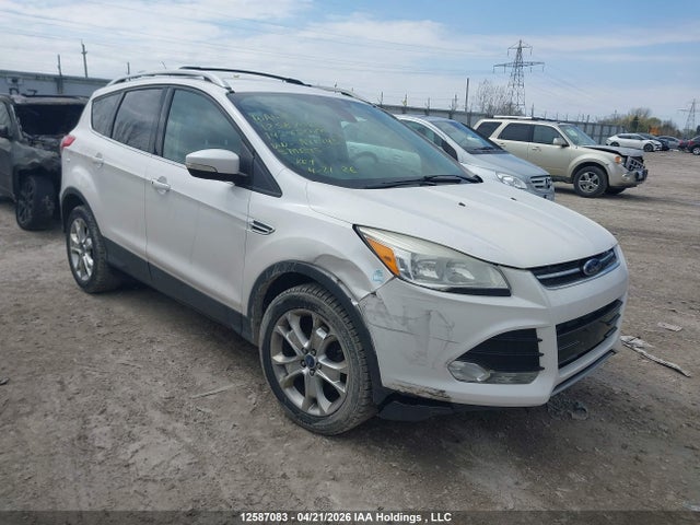 1FMCU0J98EUA71943 Ford Escape Titanium