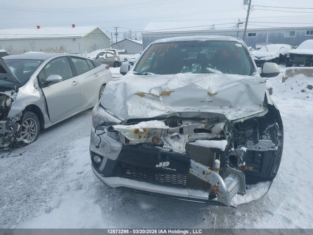 JA4AJ3AU0JU601319 Mitsubishi RVR SE