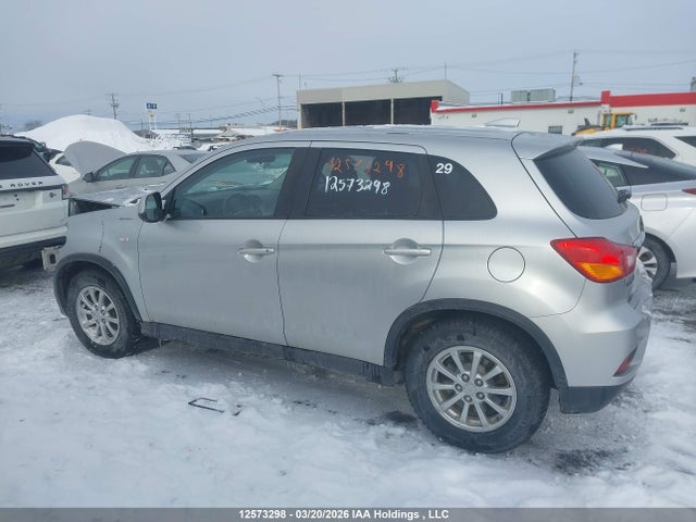JA4AJ3AU0JU601319 Mitsubishi RVR SE