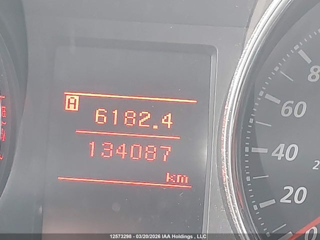 JA4AJ3AU0JU601319 Mitsubishi RVR SE
