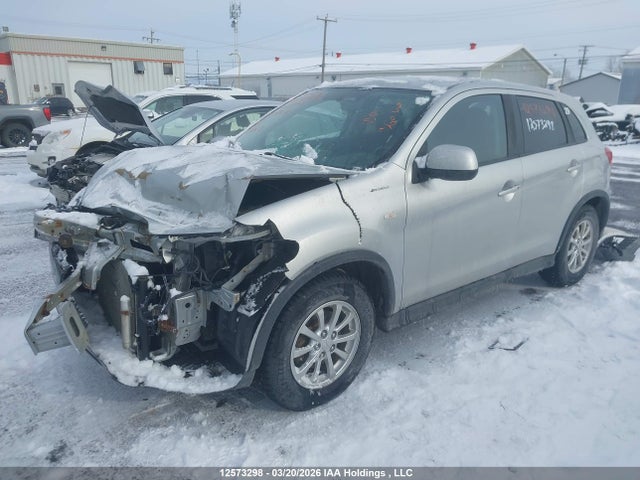 JA4AJ3AU0JU601319 Mitsubishi RVR SE