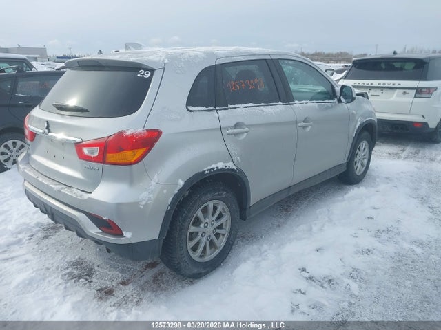 JA4AJ3AU0JU601319 Mitsubishi RVR SE