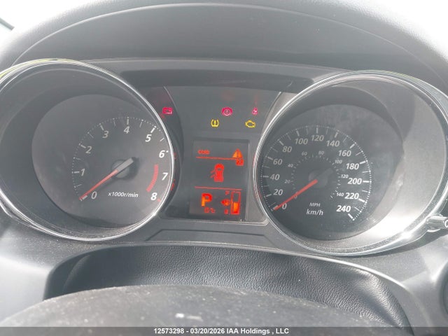 JA4AJ3AU0JU601319 Mitsubishi RVR SE