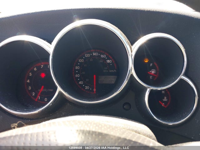 2005 Toyota Matrix Xr მანქანა იყიდება აუქციონზე, vin: 2T1KR32E35C908335, აუქციონის ნომერი: 12599038