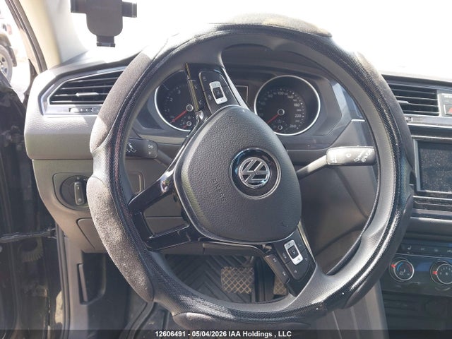 Продажа на аукционе авто 2020 Volkswagen Tiguan S, vin: 3VV0B7AX4LM126427, номер лота: 12606491