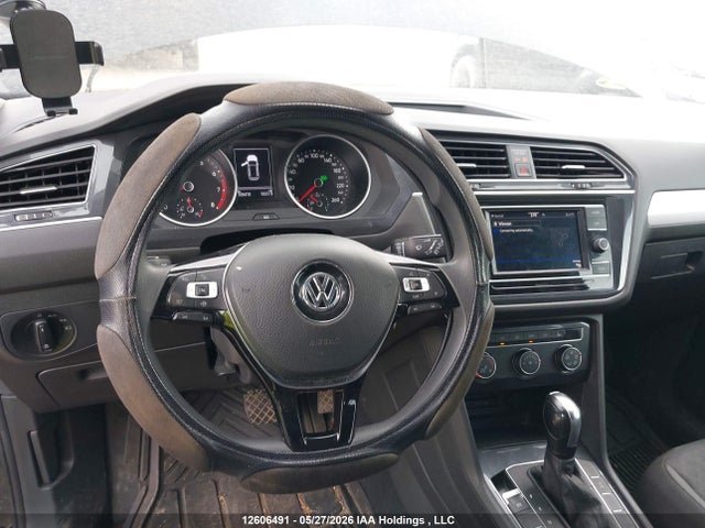 Продажа на аукционе авто 2020 Volkswagen Tiguan S, vin: 3VV0B7AX4LM126427, номер лота: 12606491