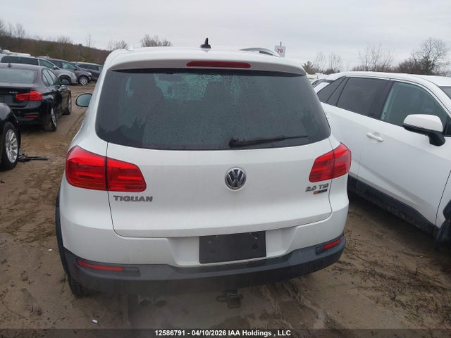 WVGLV7AX5HW504647 Volkswagen Tiguan