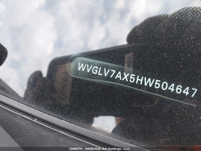 WVGLV7AX5HW504647 Volkswagen Tiguan