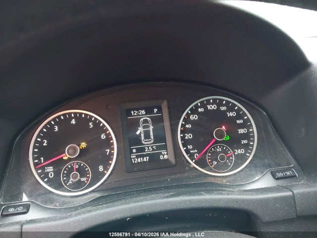 WVGLV7AX5HW504647 Volkswagen Tiguan