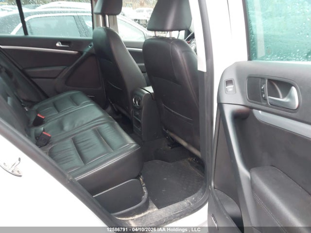 WVGLV7AX5HW504647 Volkswagen Tiguan