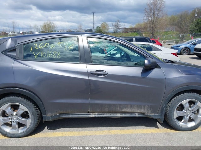 3CZRU5H38JM101688 Honda HR-V LX