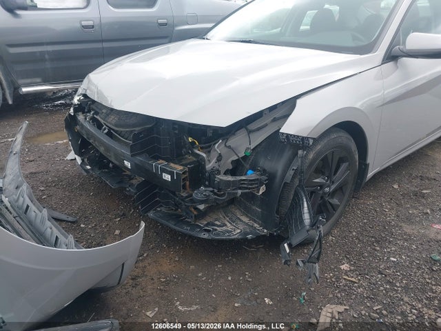 KMHLM4AG6MU155781 Hyundai Elantra Preferred Ivt